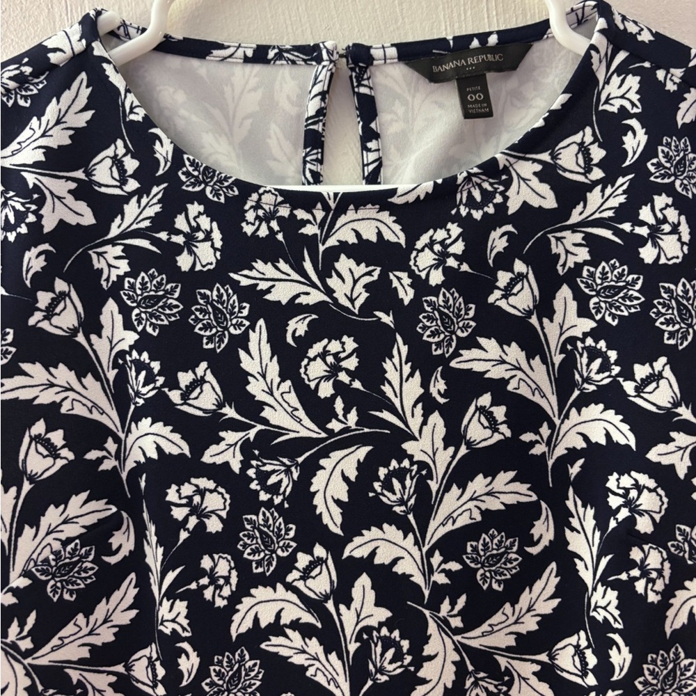 Banana Republic Floral Short Sleeve Shift Dress - Picture 3 of 4